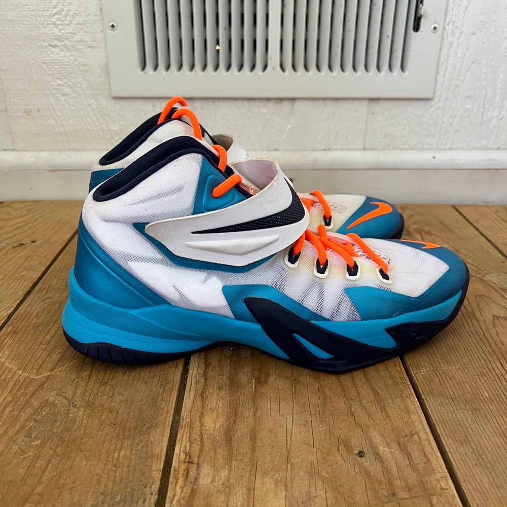 Nike LeBron Soldier 8
